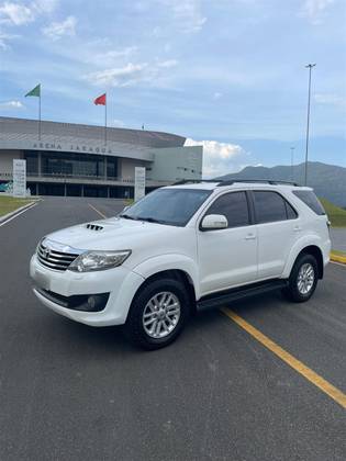 TOYOTA HILUX SW4 3.0 SRV 4X4 16V TURBO INTERCOOLER DIESEL 4P AUTOMÁTICO